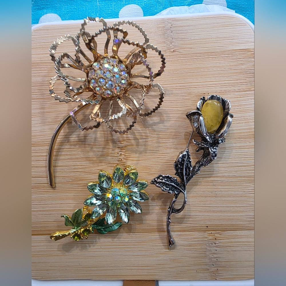 Elegant Floral Brooch Set - Gold, Silver, Green